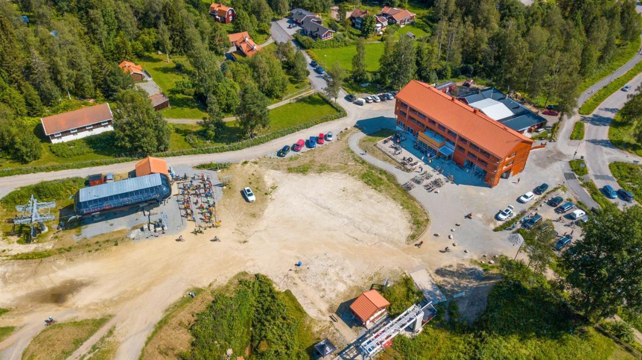 Jbp Hotell Jarvso Bagian luar foto